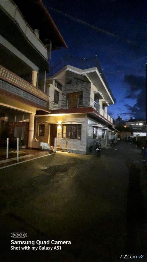 Varam Homestay Madikeri Ngoại thất bức ảnh