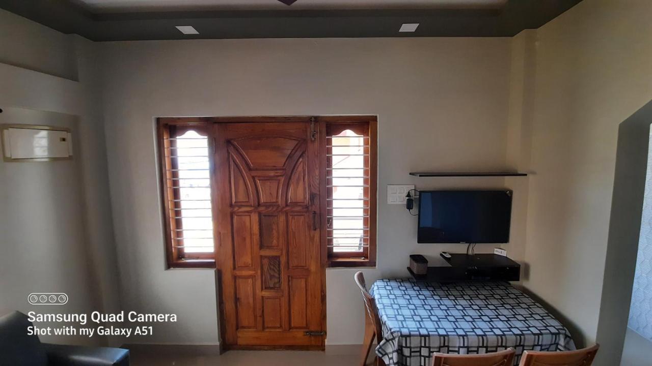 Varam Homestay Madikeri Ngoại thất bức ảnh