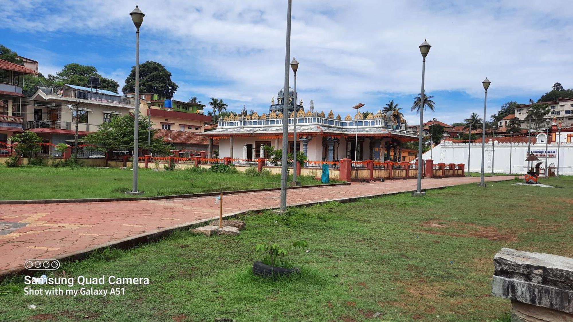 Varam Homestay Madikeri Ngoại thất bức ảnh